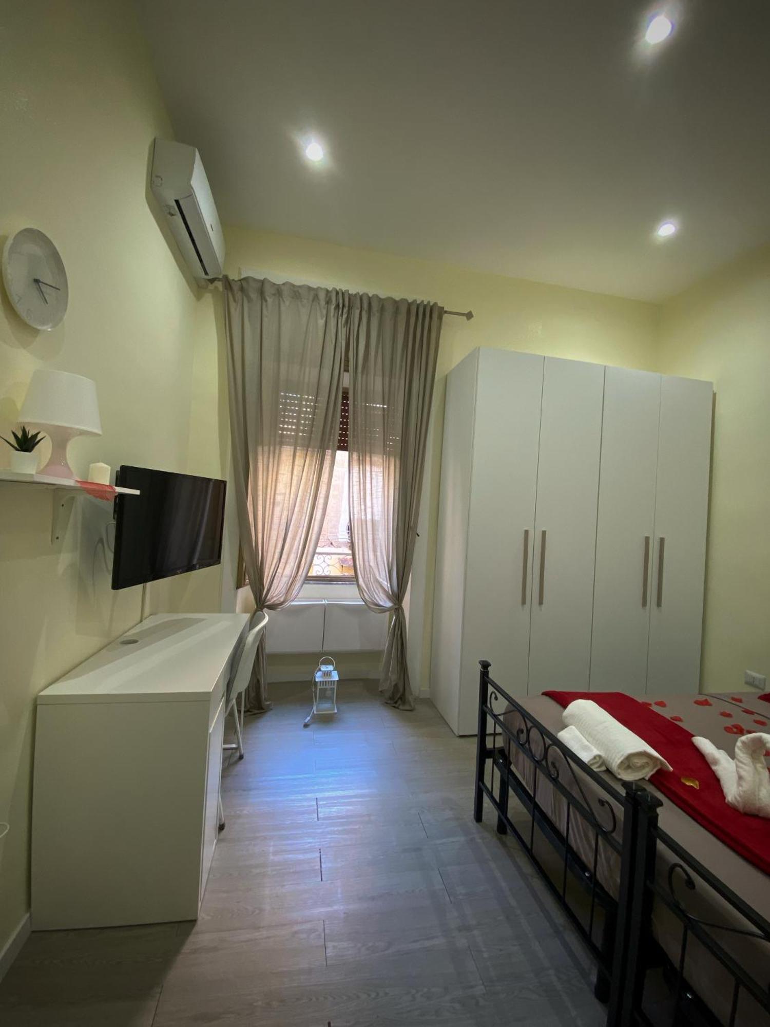 شقة La Casa Al Centro " Vicino Al Centro Storico Di Napoli" المظهر الخارجي الصورة